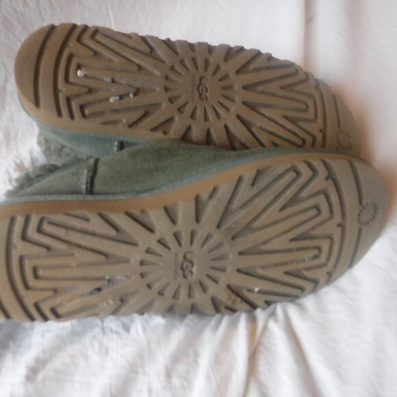 Green Ugg Winter boots Womens Size 6 Pre OWned - Picture 10 of 10